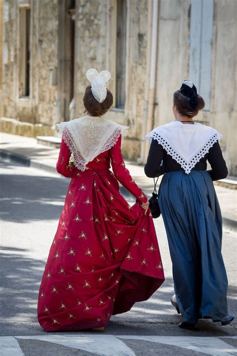 Arlésiennes | Arlésienne, Vêtements traditionnels français, Histoire du ...