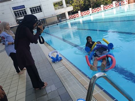 Mengobati stroke perawatan tergantung pada jenis stroke yang anda alami, termasuk bagian otak mana yang terkena dan apa juga harus ada peninjauan rutin terhadap masalah depresi dan kecemasan, serta gejala psikologis dan emosional secara umum. Apakah RAWATAN HYDROTHERAPY / RAWATAN AIR