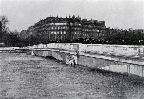 De fortes pluies tombent sur le bassin parisien du 28 octobre au 9 décembre, puis du 15 au 31 décembre 1909. EN IMAGES. C'était comment, la crue de 1910 à Paris