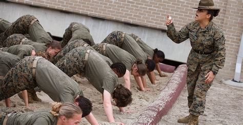 An All Female Marine Platoon Just Made History Alongside The Men At
