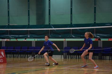 Engel Kraftvoll Gemischt Penny Badminton Veraltet Verfeinern Wirt