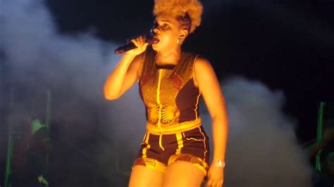 yemi alade kissing johnny africa superlative stage performance 2017 officil video youtube