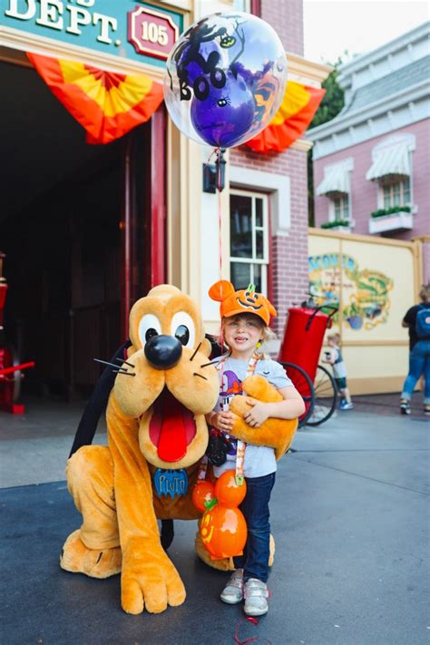 Everyway To Experience Halloween Time At Disneyland The Healthy Mouse