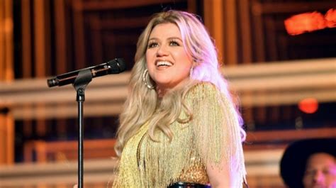 Kelly Clarkson 2021 Kelly Clarkson Talk Show Has High Ratings And Shes