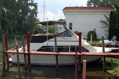 1981 Carver 33 Mariner Convertible Fishing Boat