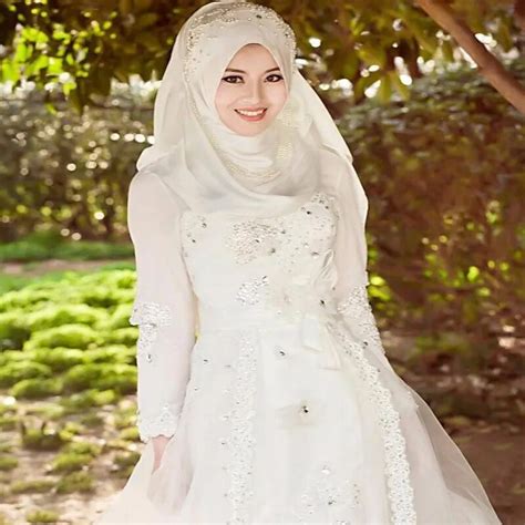 2017vintage Muslim Long Sleeve Wedding Dresses With Hijab Islamic Full High Empire Appliques