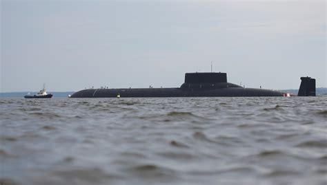Russias Typhoon This Is The Biggest Submarine On The Planet The