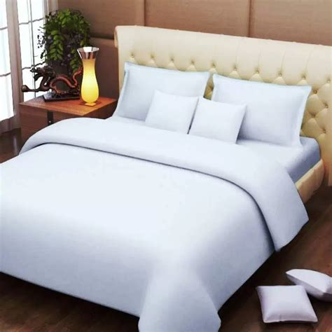 White Cotton Hotel Bedding Set In Satin Stripes For Hotels Rs 228