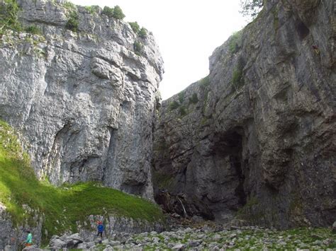 Gordale Scar And Malham Cove Walking The Cumbrian Mountains