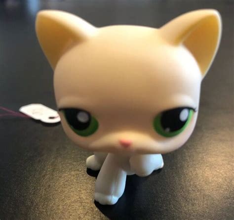 Babest Pet Shop LPS White Yellow Cat Paw Up Green Eyes Kitty EBay