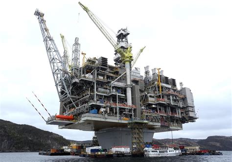 Countdown Is On For Tow Of Massive Hebron Oil Platform To Field Off