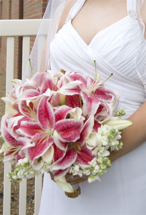 Stargazer Lilies And Roses Wedding Bouquets Pink Roses And Stargazer
