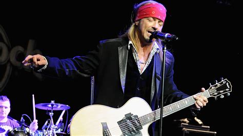 Bret Michaels Rushed Off Stage In Medical Emergency