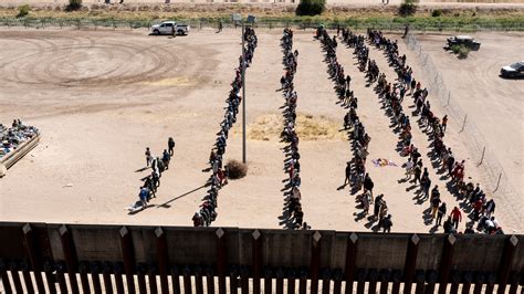 With Title 42 Lifted Thousands Of Migrants Converge On Border The