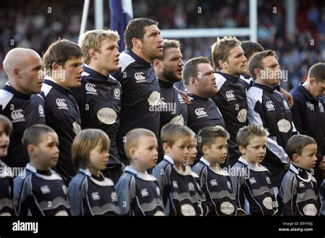Jugadores De Escocia Se Alinean Para El Himno Nacional Fotografías E