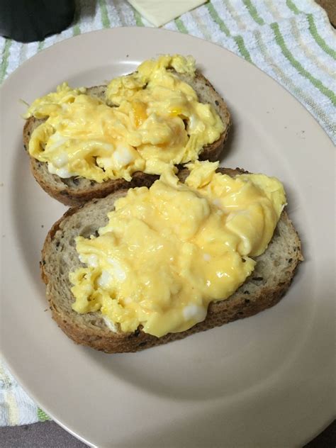 How To Scrambled Eggs With Cheese On Bread Bc Guides