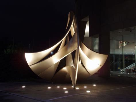 Lighting To Sculptures And Statues Landscape Lighting Facade Lighting