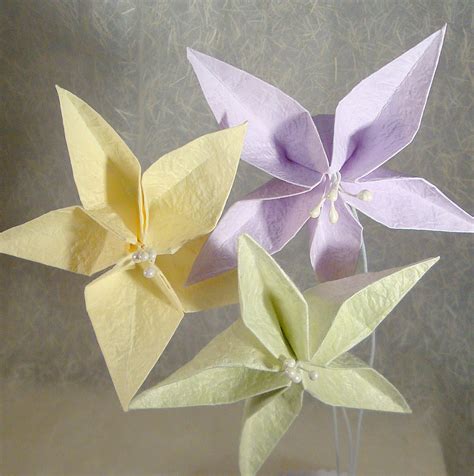 Ideal Origami Flower Lily 2019