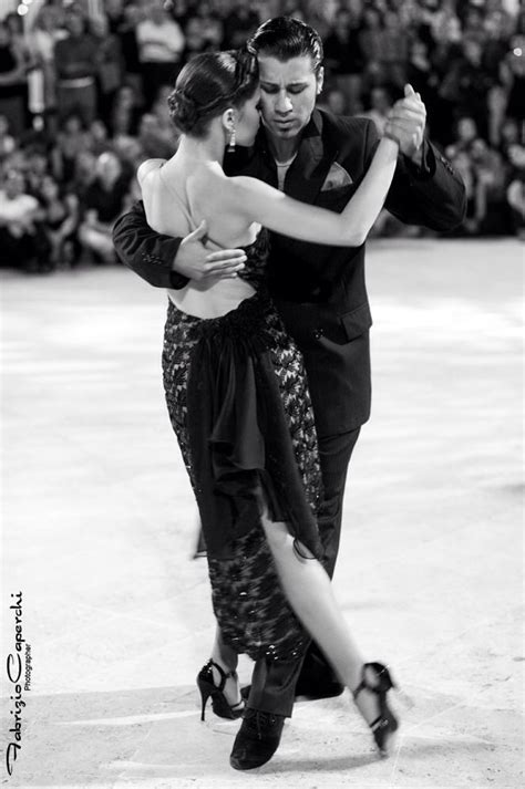 Posture And Sensuality Tango Has It All Tango Argentino Bailarines