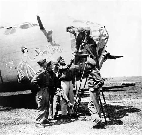 Crew Of The B 24 Bomber Named Snow White Of The U S