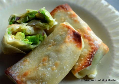 How to make baked avocado egg rolls: The Adventures of Mini-Martha: Baked Avocado Egg Rolls