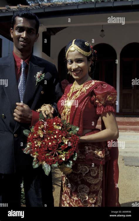 Asia Sri Lanka Kandy Bride And Groom Stock Photo Alamy