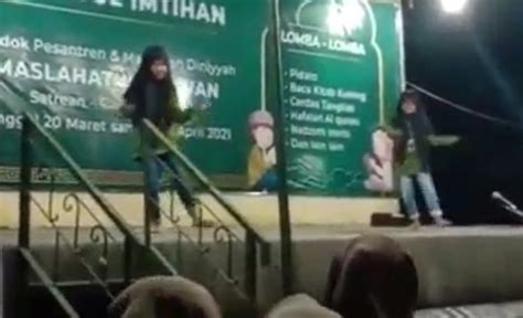Viral Video Aksi Dua Bocah Joget Tiktok Di Acara Pondok Pesantren