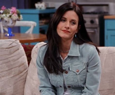 Friends Monica Hairstyles See The Evolution Of Monica Geller S Hair On Friends In Touch