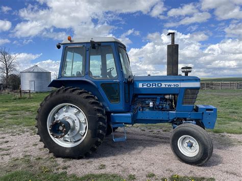 Sold Ford Tw 10 Tractors 100 To 174 Hp Tractor Zoom