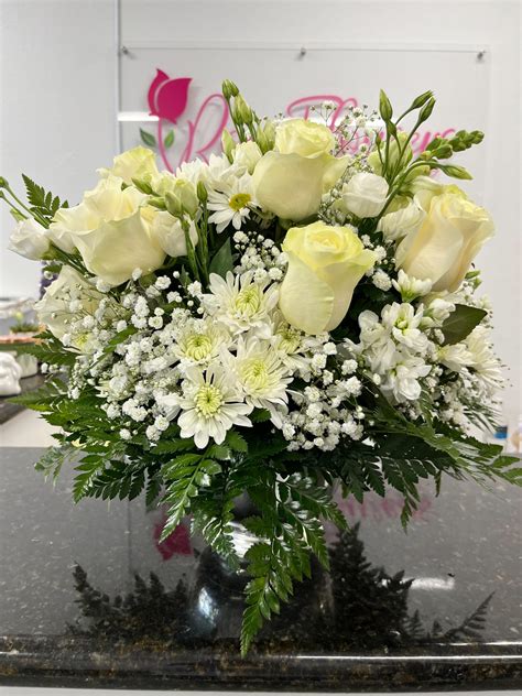 White Rose Arrangement Roo Flowers By Janeth