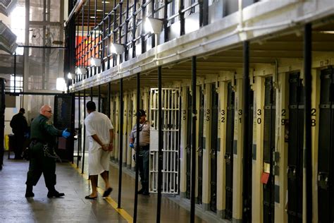 Progressive Prosecutors Sign Pledge To Visit Prisons And Jails The Washington Post