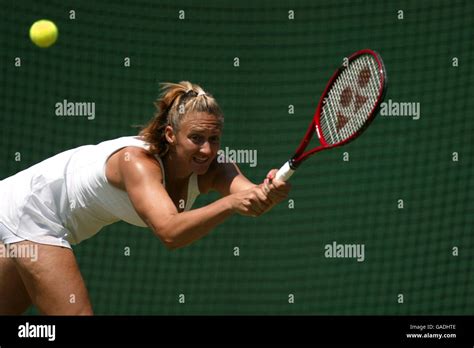 Mary Pierce 2002 Hi Res Stock Photography And Images Alamy