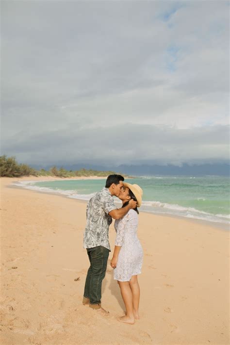 Maui Engagement Photographer Alyssa Mcalinden Photography Beach