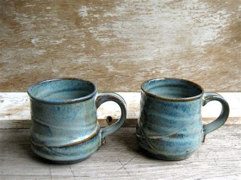 A set includes a dinner plate, a salad plate, and a bowl. I love earthenware mugs! | Mugs, Pottery mugs, Earthenware ...