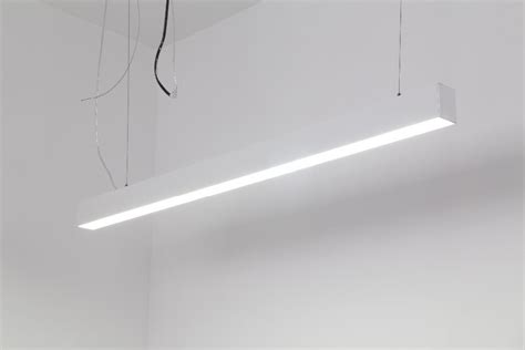 2021 New Arrival 15w 60cm Long Suspended Led Linear Light For Office