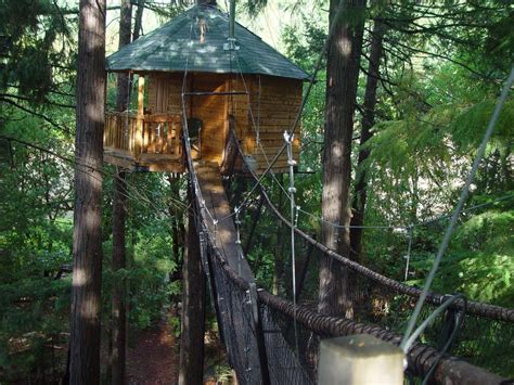 The Most Kickass Oregon Treehouse Youve Ever Seen Is Right Here That