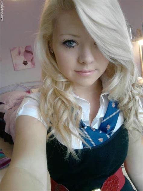Amazing Picutures Collection Cute British Girl With Golden Hair And Blue Eyes
