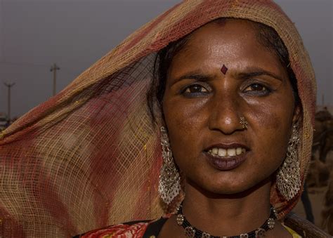 flic kr p dzuttj gypsy girl pushkar indian face village photography gypsy girl