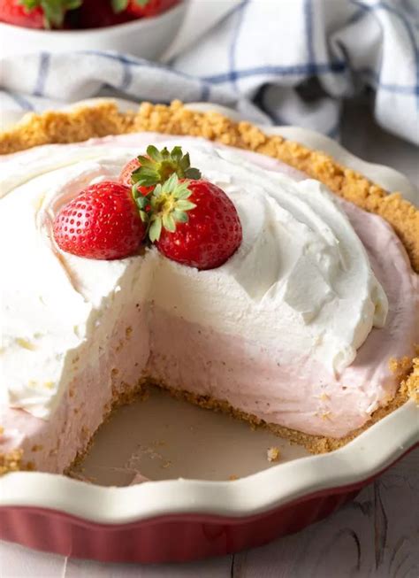 Fluffy No Bake Strawberry Cream Pie Recipe Homemade Strawberry Pudding Cream Cheese And In