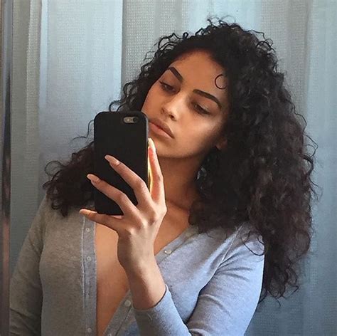 Instagram Lyv S Dominican 🇩🇴 And Mexican 🇲🇽 Beautiful Curls Curly Hair Styles Natural
