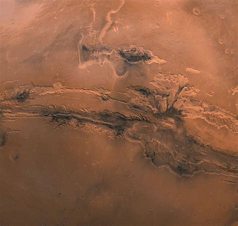 New Nasa Photo Shows The Spectacular Grand Canyon On Mars
