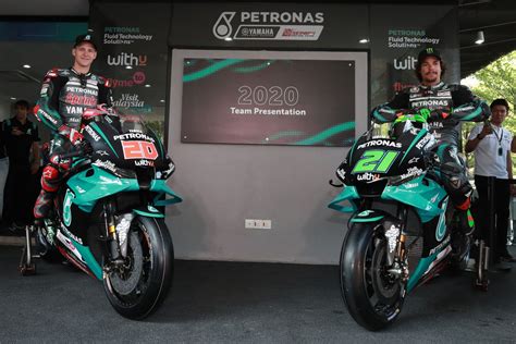 Petronas yamaha sepang racing team. MotoGP: PETRONAS Yamaha Sepang Racing Team Introduced In ...