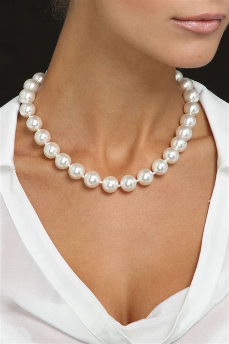 Top Fashion Necklaces To Wear For Professional Occasions Monomousumi
