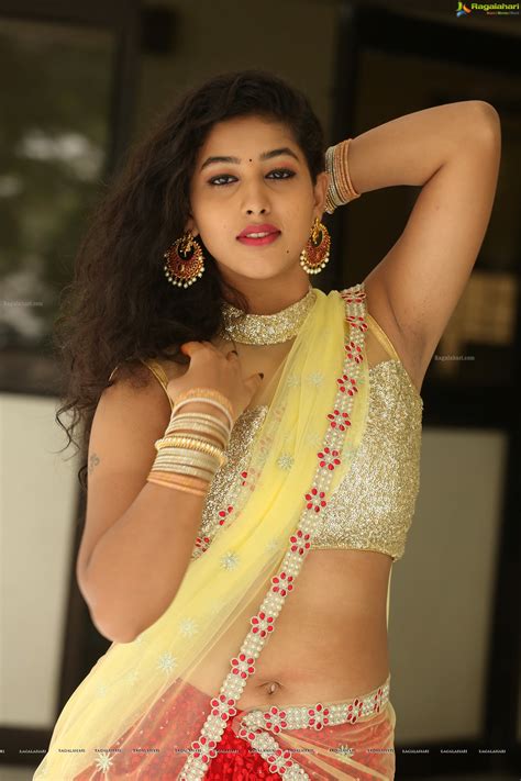 Pavani Sexy Armpit And Navel Show Hot Bollywood Actress