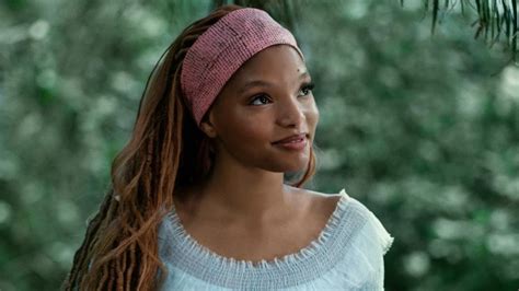 see the funny moment halle bailey snuck into a movie theater to see the little mermaid without