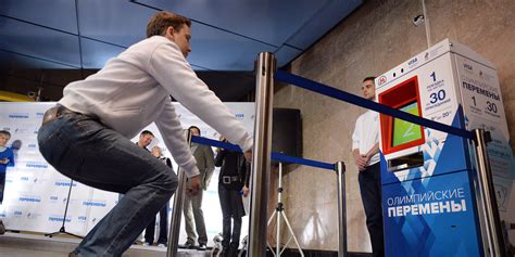Moscow Offers Free Subway Rides For Squats Photos Huffpost