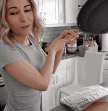 Alinity Cooking Gif Alinity Cooking Pan Discover Share Gifs