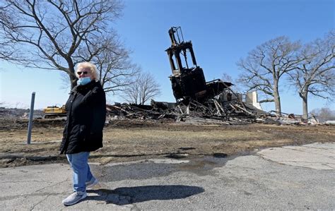 Fire Destroys Old State House Replica In Brockton Boston Herald
