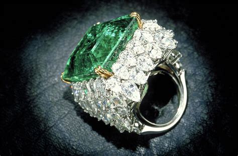 10 Of The Worlds Most Famous Emerald Jewels Galerie