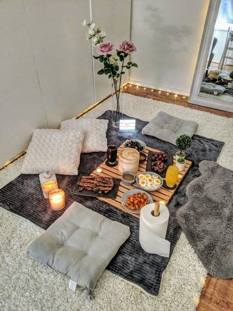 8 Topi Picnic Ideas In 2021 Indoor Picnic Romantic Dinner Decoration